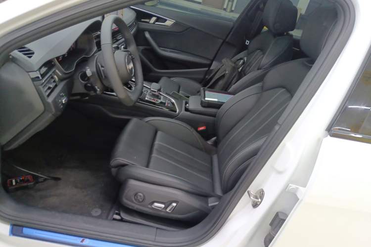 Used Audi A4L 2024 40 TFSI Luxury Dynamic Edition