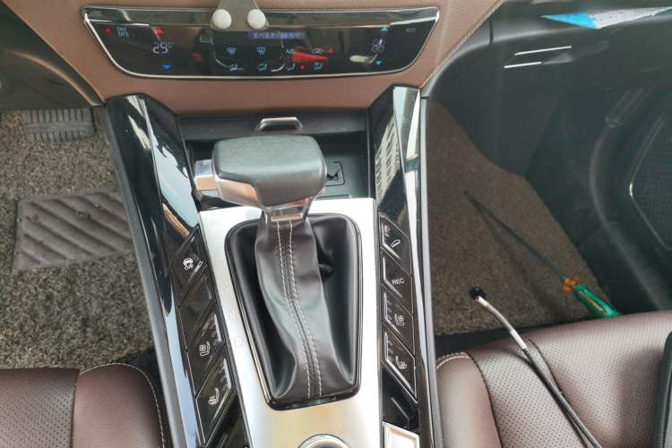 Used TRAUM S70 2018 1.5T Automatic Luxury Sporty 7-Seater
