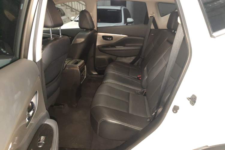 Used Nissan Murano 2019 2.5L XL Two-Wheel Drive Smart Connect Luxury Edition China VI Standard
