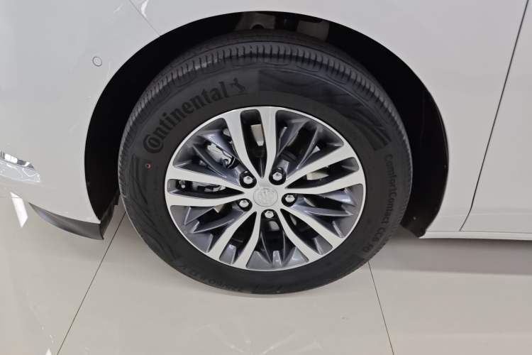 Used Buick GL8 2022 ES Landtrek 653T Luxury Edition