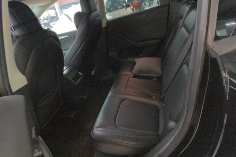 Used Tesla Model Y 2022 Long-Range All-Wheel-Drive Version