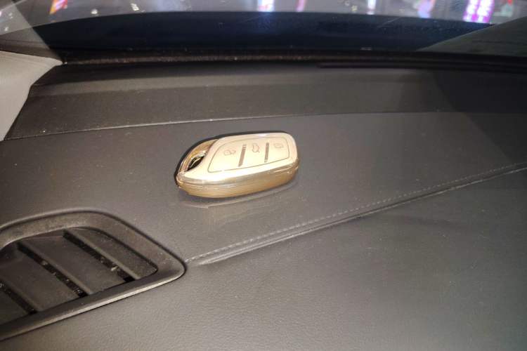 Used Roewe RX5 2023 1.5T Luxury Sliding-Screen Version
