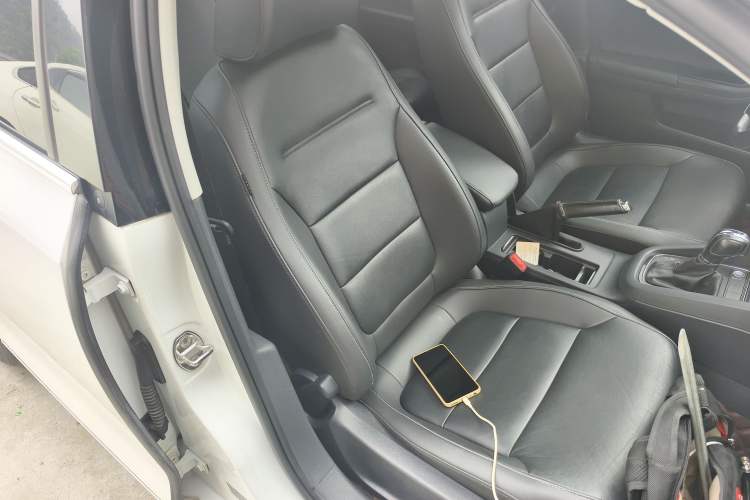 Used Volkswagen Sagitar 2017 230TSI Automatic Comfort Version
