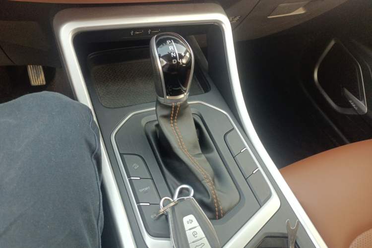 Used Geely Auto Vision X6 2020 1.4T CVT Luxury Edition
