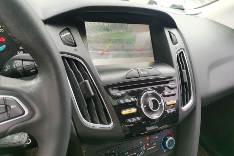 Used Ford Focus 2018 Sedan Classic 1.6L Automatic Trendy SmartDrive Edition
