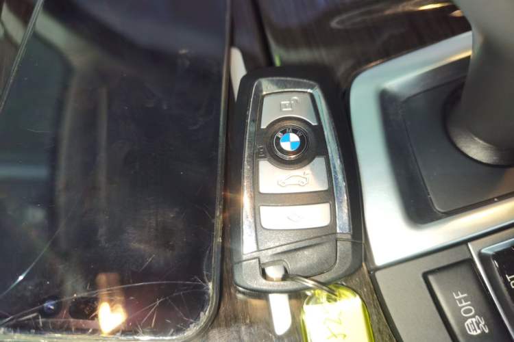 Used BMW 5 Series 2014 525Li Luxury Design Package
