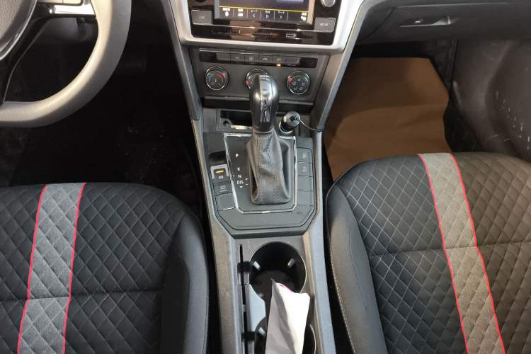 Used Volkswagen Lamando 2019 230TSI DSG Fashion Edition China V Standard
