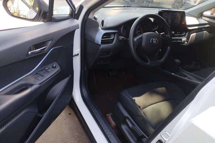 Used Toyota IZOA 2021 2.0L Yixing Version
