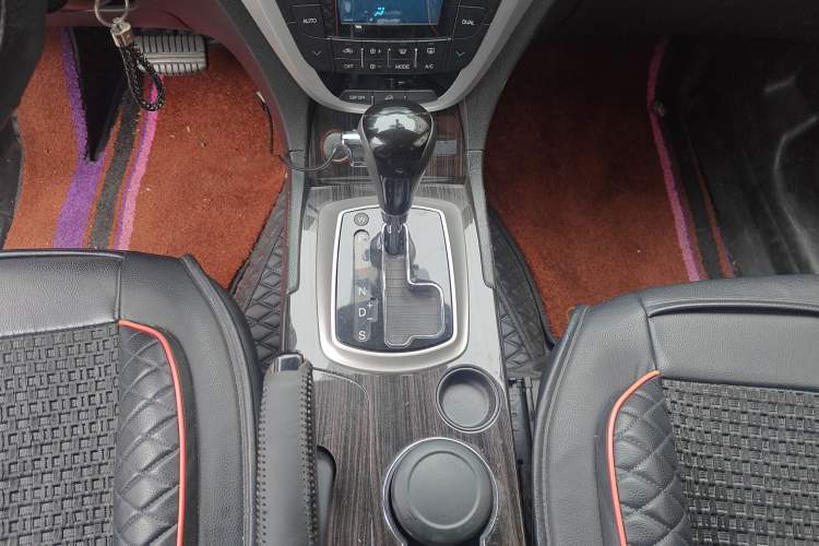 Used GAC Trumpchi GS5 Super 2015 2.0L Automatic Two-Wheel Drive Comfort Edition
