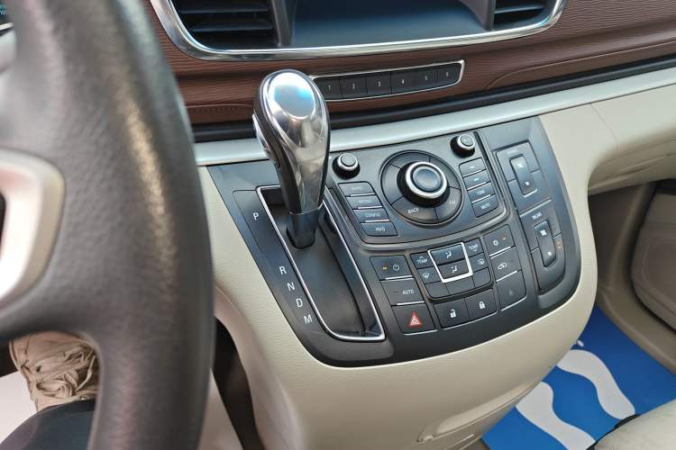 Used Buick GL8 2014 2.4L CT Luxury Business Comfort Edition
