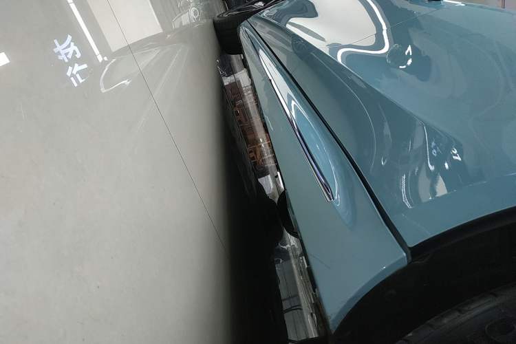 Used Hima Luxeed S7 2025 855 km Max
