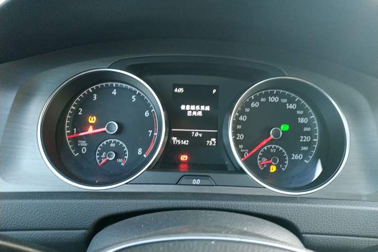 Used Volkswagen Golf 2015 1.4TSI Automatic Luxury Model
