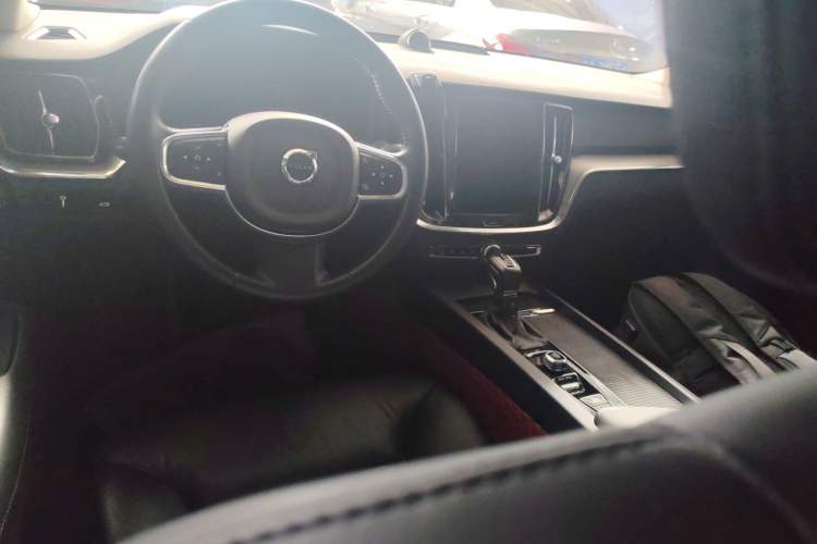 Used Volvo S60 2020 T4 Zhiyi Luxury Edition