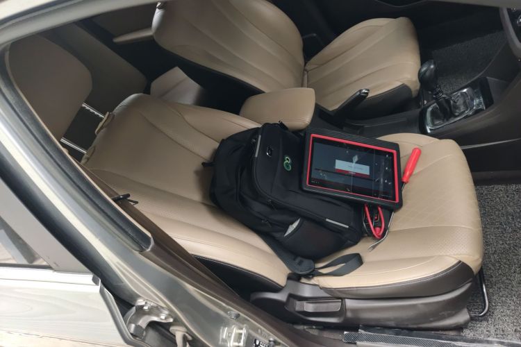 Used Baojun 310W 2017 1.5L Manual Fashion Model China V