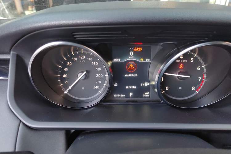 Used Land Rover Discovery 2018 2.0T SE
