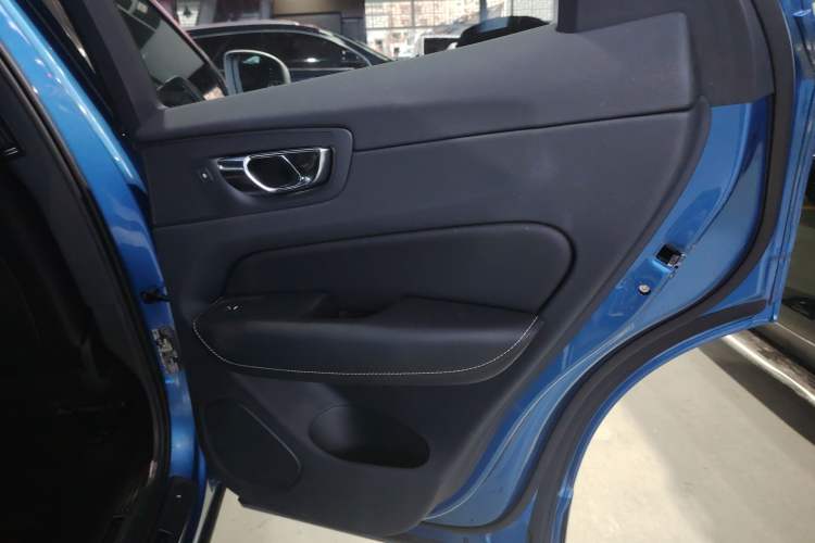 Used Volvo XC60 2019 T5 4x4 Smart & Dynamic Sport Edition China VI Standard