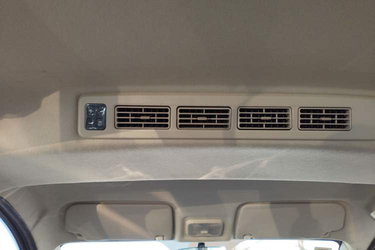 Used Dongfeng Fengon 330 2019 1.5L 330S Manual Comfort Version China VI Standard