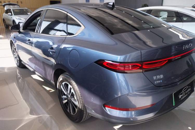 Used BYD Qin PLUS 2025 DM-i Smart Drive 120KM Superior Model
