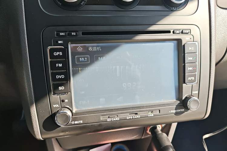 Used Volkswagen Touran 2015 1.4T Manual Fashion Edition 5-Seater
