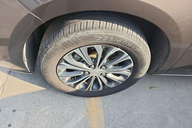 Used Buick GL8 2022 Land Cruiser Executive Class 652T Comfort Model
