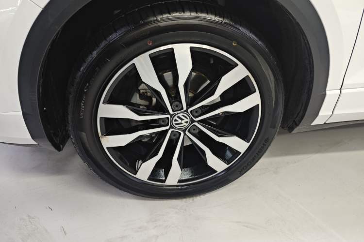 Used Volkswagen T-ROC 2019 280TSI DSG Two-Wheel Drive R-Line Pro
