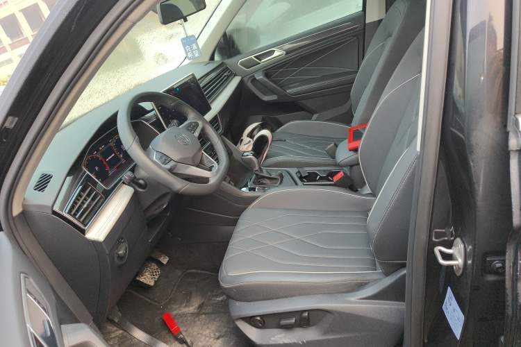 Used Volkswagen Tiguan L 2024 300TSI Automatic Two-Wheel Drive Smart Edition