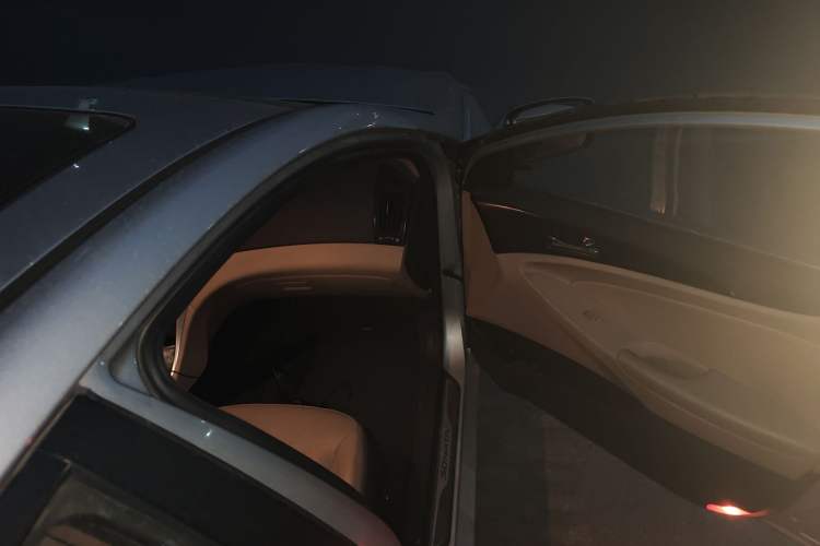 Used Hyundai Sonata 2011 2.0L Automatic Luxury Edition
