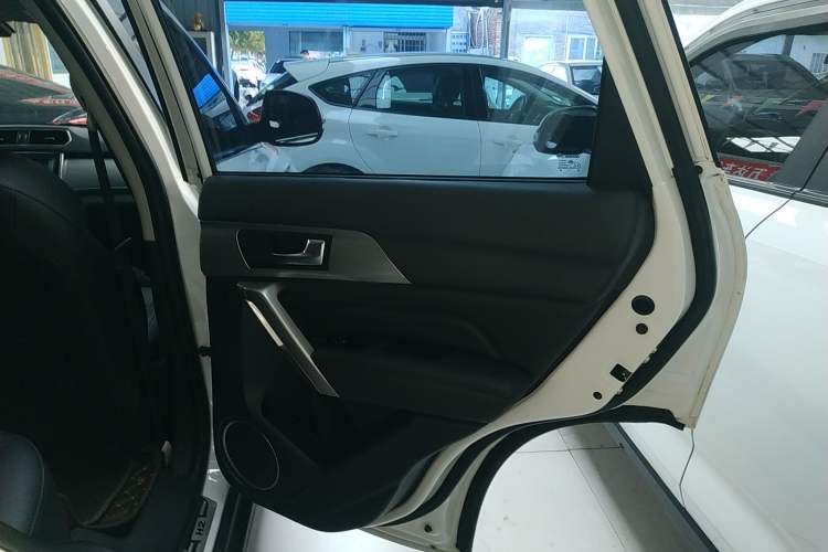 Used Haval H2 2017 Red-Label 1.5T Automatic Two-Wheel Drive Elite Model
