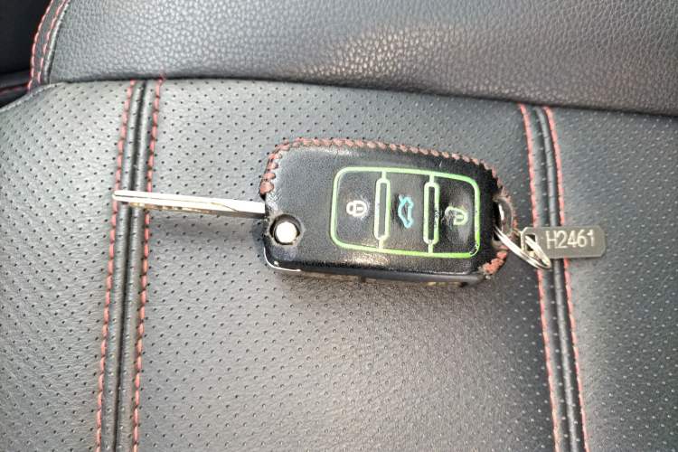 Used Yema T70 2015 1.8L Manual Luxury Model
