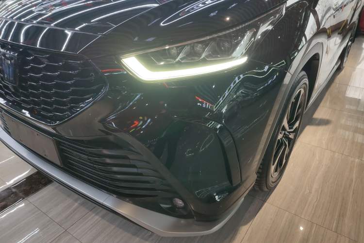 Used Toyota Crown Land Cruiser 2021 2.5L HEV Four-Wheel Drive Flagship Edition
