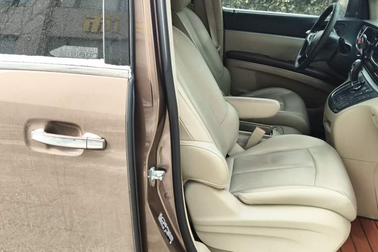 Used Buick GL8 2018 28T Luxury Model China VI Standard
