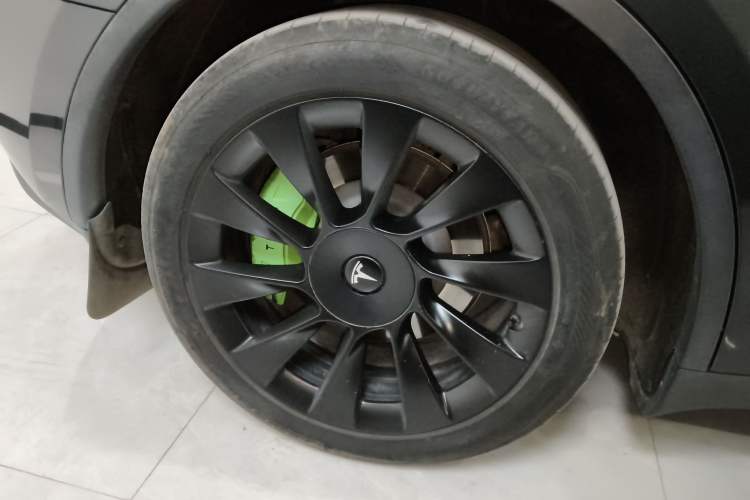 Used Tesla Model Y 2024 Long-Range All-Wheel-Drive Version