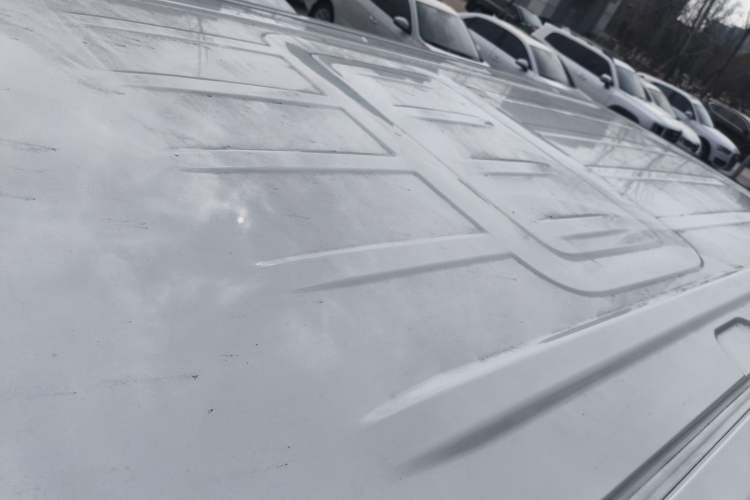 Used SAIC MAXUS Xintu V70 2023 2.0T Elite Edition Manual Transmission Short Wheelbase Low Roof 5/6 Seats (125 hp)
