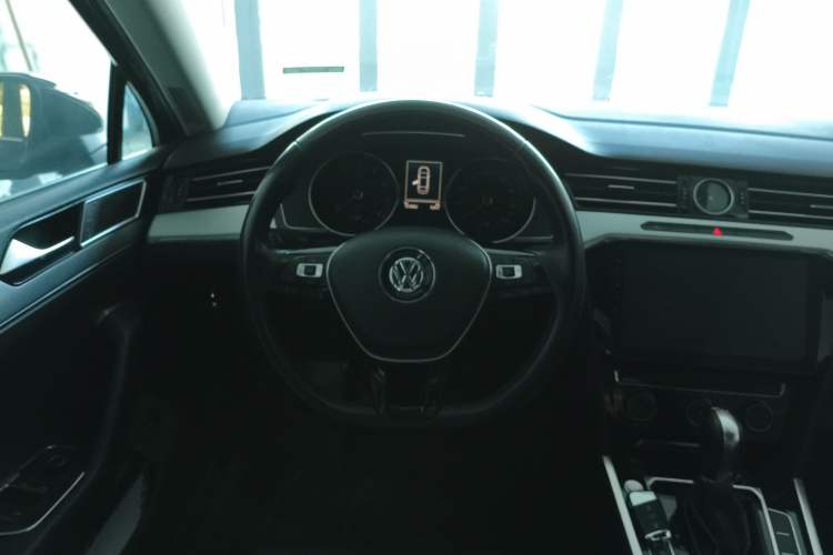 Used Volkswagen Magotan 2018 330TSI DSG Advanced Model
