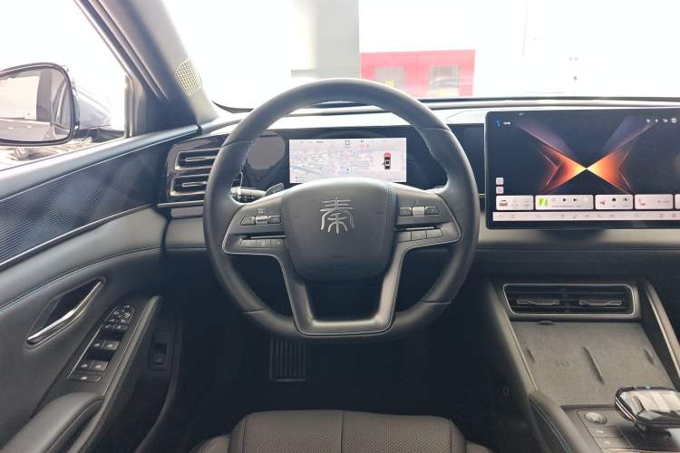 Used BYD Qin L 2025 DM-i Smart Drive 120KM Superior Model
