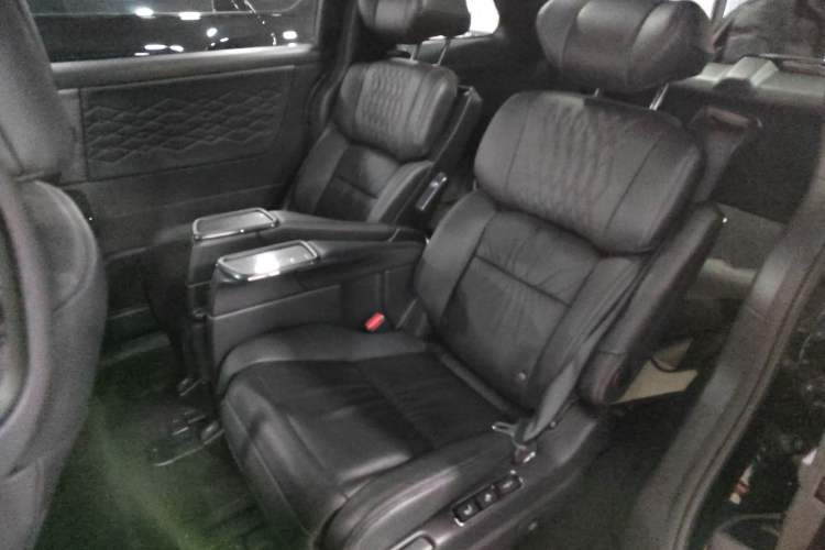 Used Honda Elysion 2024 2.0L eHEV Luxury Edition