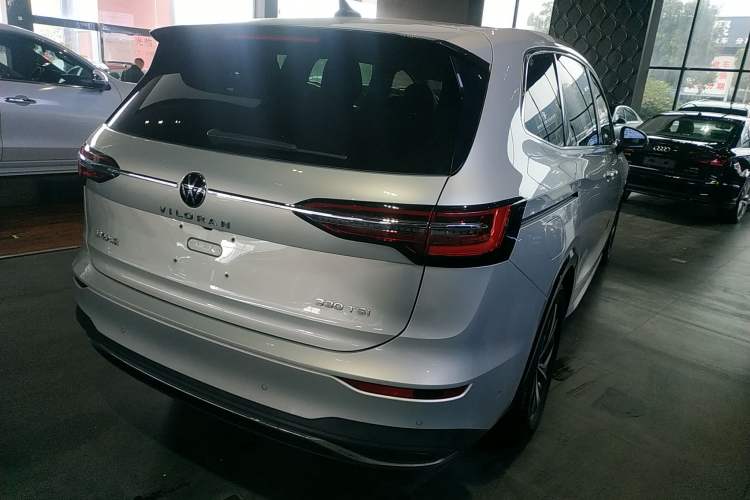 Used Volkswagen Viloran 2024 330TSI Luxury Edition
