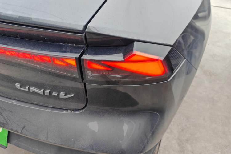 Used Changan UNI-V 2022 1.5T Smart Navigation Version