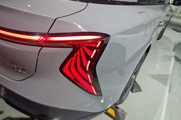 Used Hongqi EH7 2024 820 Pro
