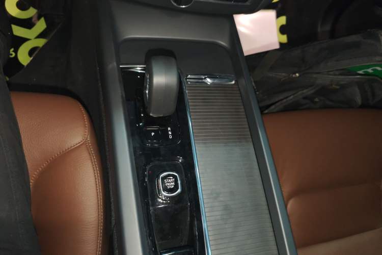 Used Volvo XC60 2025 B5 4x4 Smart Luxury Edition
