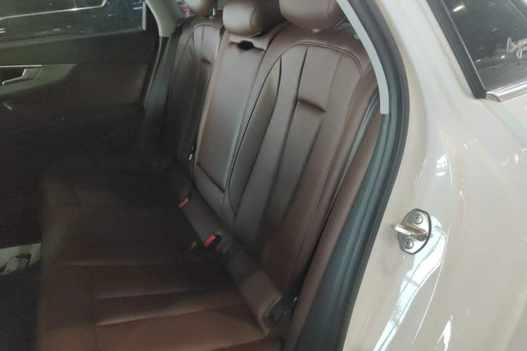 Used Audi A4L 2019 40 TFSI Ambition China VI