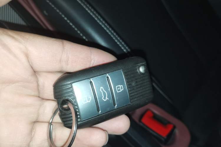 Used Roewe RX5 2016 20T Two-Wheel Drive Automatic Internet Smart Edition