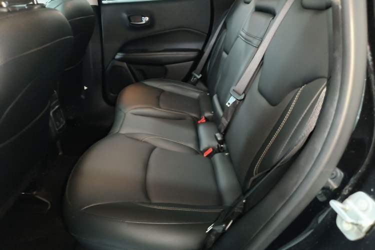 Used  Compass 2017 200T Automatic Family Edition