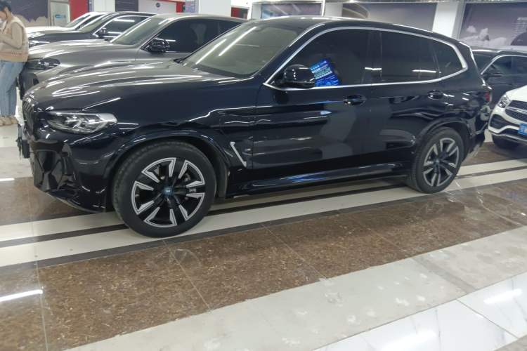 Used BMW iX3 2023 Leading Model
