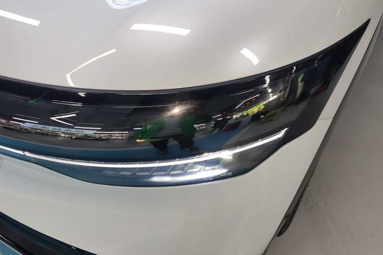 Used Zeekr 7X 2025 100 kWh Long-Range Rear-Wheel Drive with Intelligent Driving Features