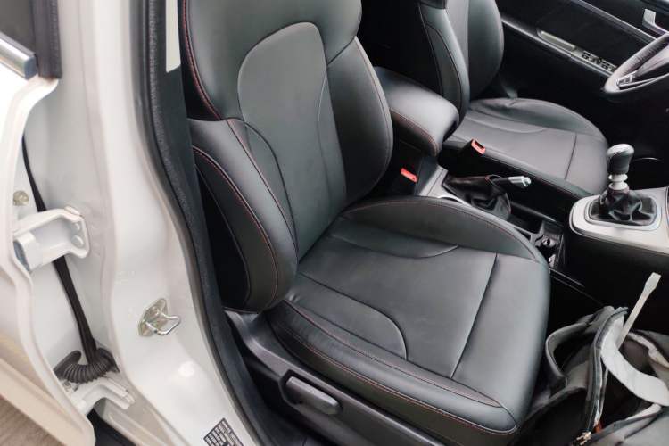 Used Haval M6 2019 1.5T Manual Two-Wheel Drive Elite Version China VI Standard
