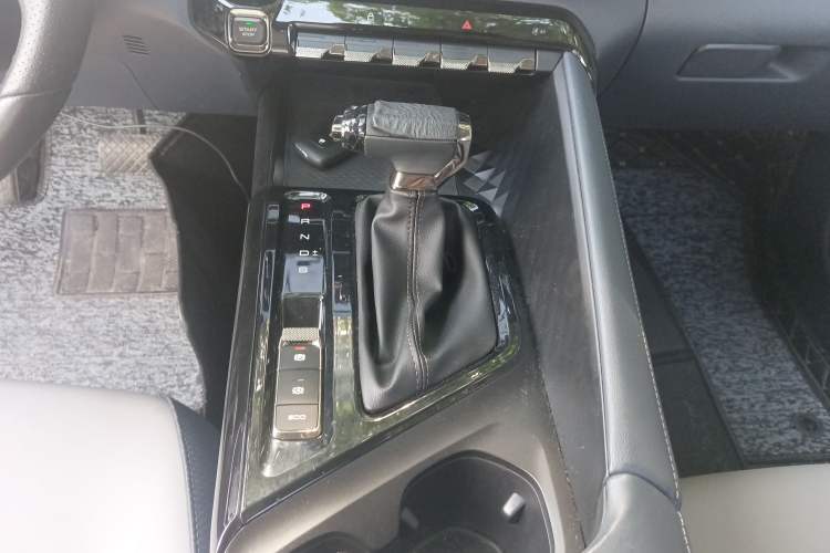 Used Baojun RC-5 2020 1.5T CVT Smart Shine Prestige Edition
