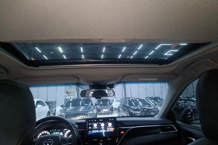 Used Toyota Camry 2021 2.0G Luxury Edition
