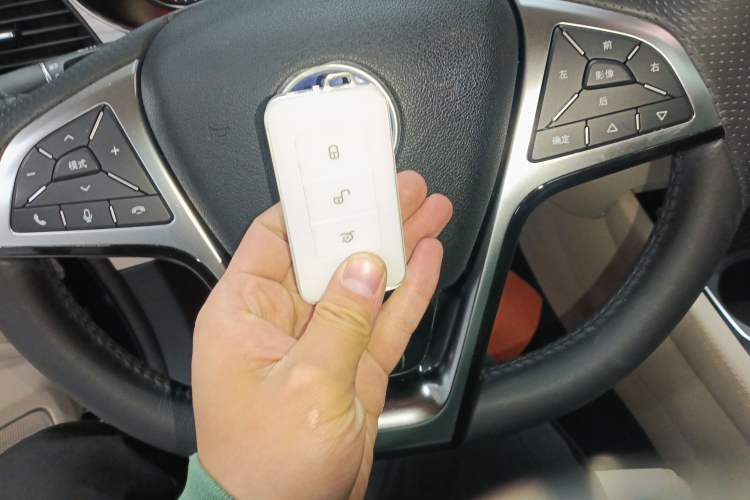 Used BYD Song MAX New Energy 2019 DM 1.5T Smart Connect Zhiyao Model 6 Seats China VI Standard
