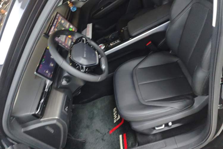 Used Wuling Xingguang 2024 Co-Creation Edition 510 Advanced Model